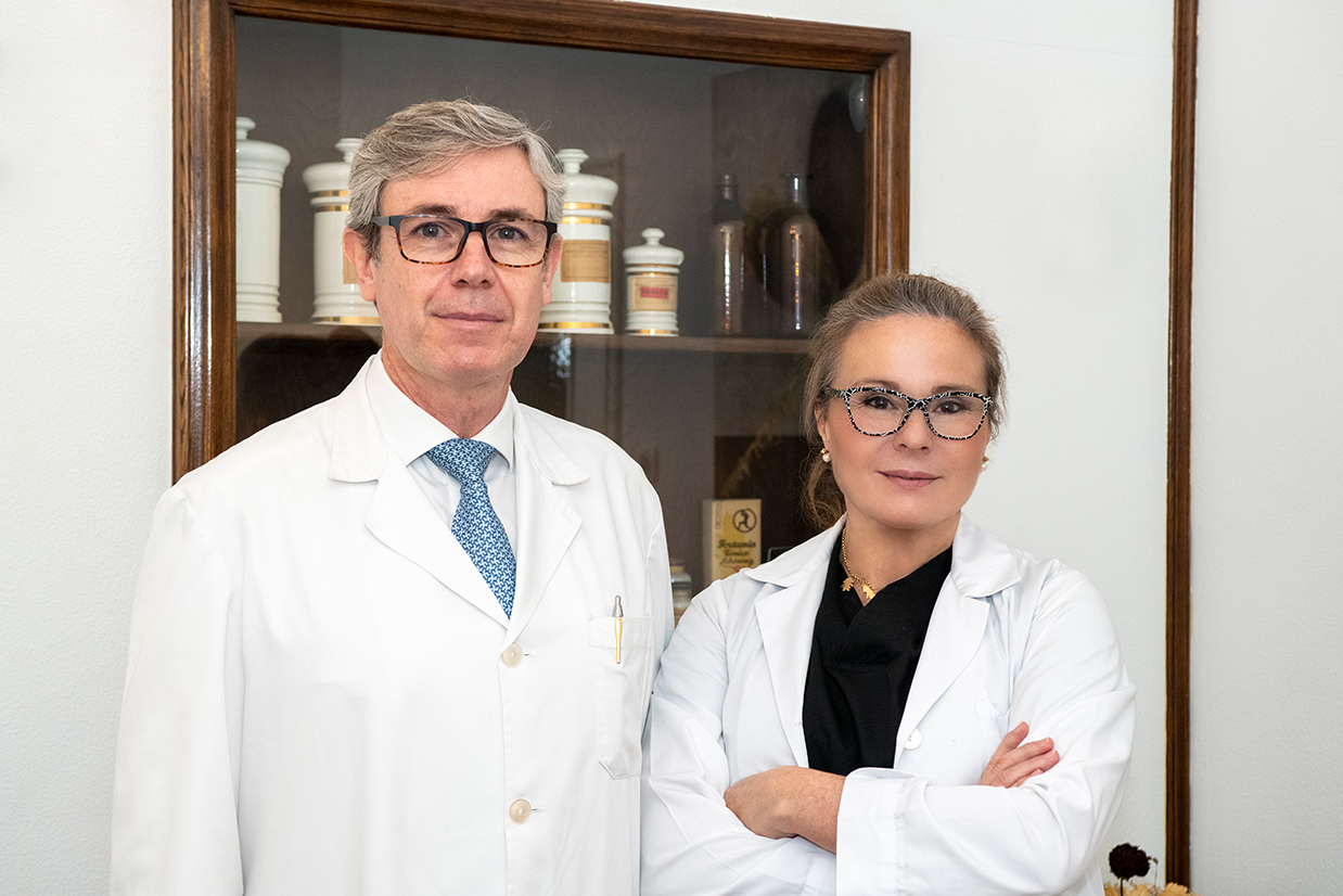 Dra. Laura Pujol Annocaro, médico estético, en la consulta de Chamberí, Madrid